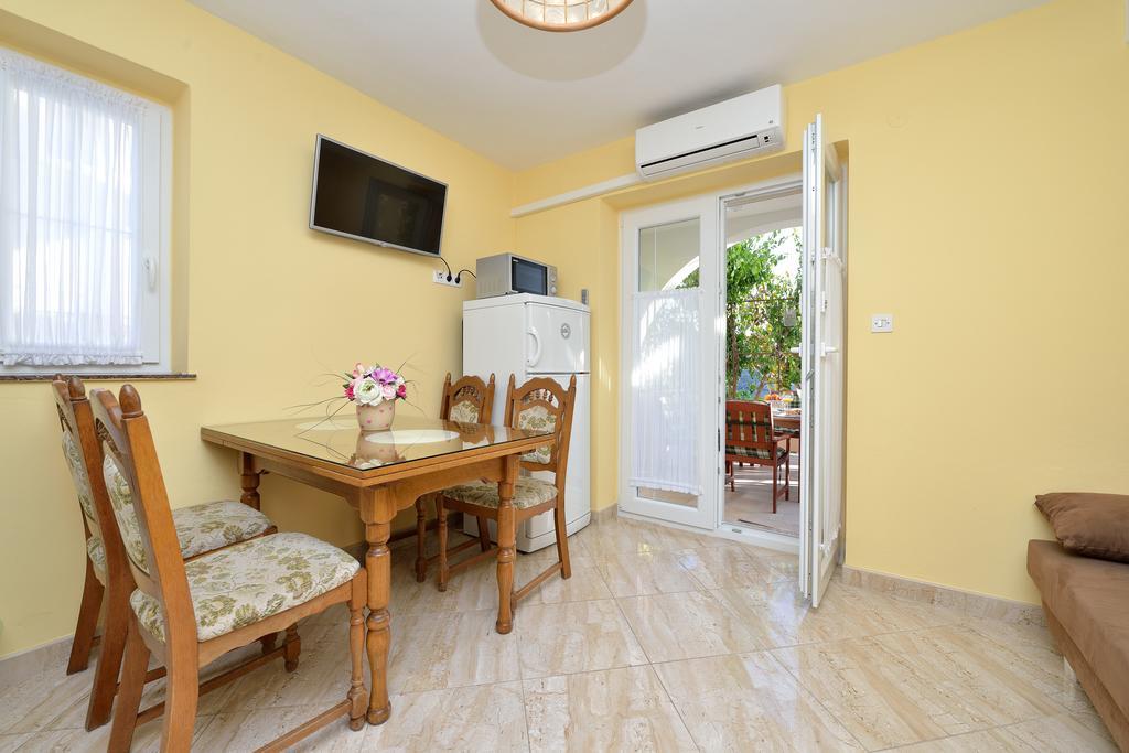 Villa Zdenka Pakoštane エクステリア 写真